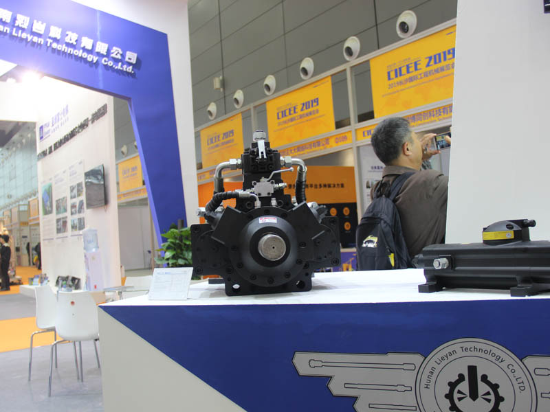 巖石劈裂機(jī)廠家 巖石劈裂機(jī)廠家