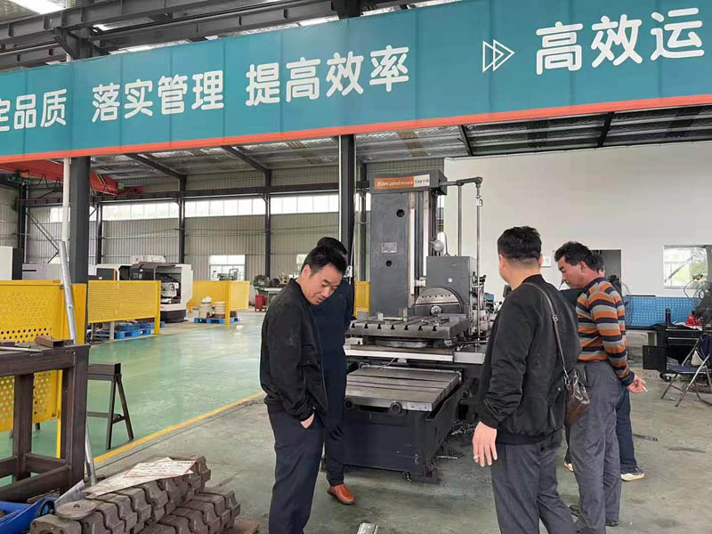 巖石劈裂機一天能產多少方 巖石劈裂機一天能產多少方